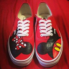 Hey, I found this really awesome Etsy listing at https://www.etsy.com/listing/179371526/mickey-minnie-custom-vans-shoes Converse Makeover, Painted Shoes Diy Easy, Skateboard Style, Breaking In Shoes, Vans Disney, Custom Vans Shoes, Shoes Diy, Disney Shoes, Mickey Y Minnie