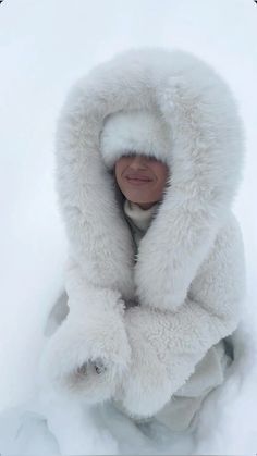 Winter Princess, Best Winter Outfits, Faux Fur Coats, Snow Bunnies