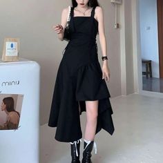 Streetwear Women Summer, Long Dress Korean Style, Long Dress Korean, Korean Style Dress, Outfit Korean Style, Black Spaghetti Strap Dress, Dress Korean, Summer Sundress, Black Slip Dress