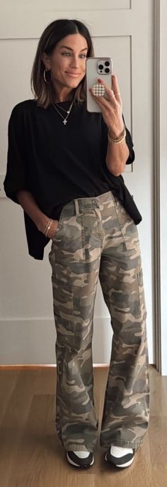 Ceo Style, Fashion Profile, Queer Style, Teacher Clothes, Camo Outfits, Queer Fashion, Feminine Fashion, Work Style, Fall Clothes