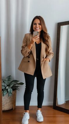 Business Casual Outfits For Women Comfy, Comfy Fall Outfits For Work, Weekend Attire For Women, Casual Office Outfits Women Fall 2024, Athletic Business Casual Women, Fall Professional Outfits, 50 Degree Weather Outfit, Casual Outfit Ideas For Women, Fall Office Outfits