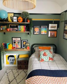 32 Boys Bedroom Ideas: Inspire Fun & Creativity in Your Child's Space - placeideal.com Small Boys Room, Small Home Library Ideas, Small Home Library, Small Boys Bedrooms, Pocket Pals, Teen Boy Bedroom, Boys Bedroom Decor