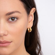 Minimal and classic gold square huggie hoop earrings. Your go to every-day earrings that match well with all your outfits. The earrings are made from stainless steel and 18k gold plating.A perfect addition to your jewelry collection!………………………………….D E T A I L S• Materials: Stainless steel, 18k gold plating.• Diameter: 20mm • This product is hypoallergenic, water and tarnish resistant Modern Square Hoop Earrings Tarnish Resistant, Classic Square Face Jewelry As A Gift, Modern Square Tarnish-resistant Hoop Earrings, Hypoallergenic Rectangular Hoop Earrings, Modern Gold Plated Hypoallergenic Huggie Earrings, Modern Square Hoop Earrings For Everyday, Yellow Gold Square Hoop Earrings For Everyday, Minimalist Rectangular Huggie Earrings, Elegant Square Huggie Earrings