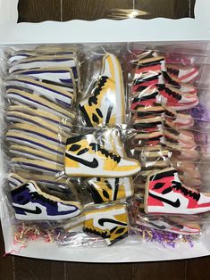 Nike Birthday Party Decorations, Sneaker Bday Party, 40th Sneaker Ball Party, Sneaker Party Centerpieces, Sneakerball Decorations, Sneaker Head Birthday Party, Sneaker Ball Party Favors, Sneaker Sweet 16, Nike Theme Party Birthdays