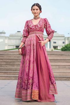 Chifon Dress, Knot Embroidery, Indian Outfits Lehenga, Lehenga Designs Simple, Traditional Indian Dress, Playful Style, Salwar Kamiz, Indian Dresses Traditional