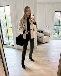 Shearling Jacket Outfit, Sherling Coat, Fur Jacket Outfit, Sephora Holiday, Jeans Outfit For Work