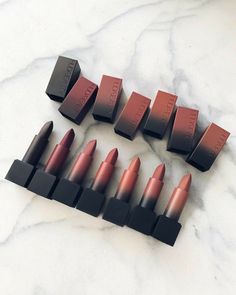 Image shared by 𝐬𝐡𝐢𝐧𝐲𝐬𝐚𝐭𝐮𝐫𝐧𝐛𝐚𝐛𝐲. Find images and videos about fashion, style and beauty on We Heart It - the app to get lost in what you love. Huda Beauty Lipstick, Lipstick Kit, Makeup Accesories, Lip Makeup Tutorial, Pinterest Makeup, Fancy Makeup, Beauty Lipstick