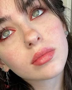 Makeup For Lidded Eyes, Punk Inspired Makeup, Heavy Blush Makeup Aesthetic, Fairy Makeup Aesthetic Natural, Pretty Lip Makeup, Indie Rock Makeup, Grunge Makeup For Blue Eyes, Marceline Makeup Inspired, Unconventional Eyeliner