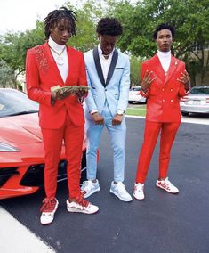 Prom Suits For Men 2024, 8th Grade Graduation Outfit Ideas Boys, Prom Suits Black Men, Debs Suits, Prom Ideas Men, Prom Men Outfit Ideas, Prom Suits For Men Black, Prom Suits For Men Unique