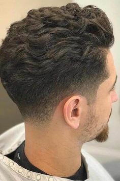 Men's Curly Hairstyles, Trendy We Fryzurach, Men Haircut Curly Hair, Tapered Hair, Wavy Hair Men, Wavy Haircuts, Faded Hair, Taper Fade