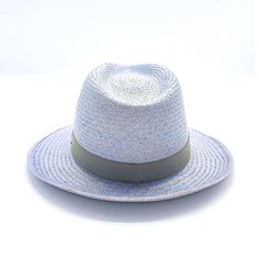 Our Egeo is a Drop hat in Panama Cuenca Azure Lago is a classy and refined accessory, perfect for summer days. The fine panama cuenca straw, hand woven in Ecuador with a dense and durable weave, gives the hat a timeless elegance. The lake-blue color lends a fresh, vibrant touch, while the medium-sized brim makes it ideal for protection from the sun. The gray grosgrain belt and golden brass Doria logo complete the design with a stylish touch. A versatile hat perfect for completing casual or dress Cheap Multicolor Dangle Tassel Earrings, Lake Blue Color, Natural Sponge, August Birthstone Jewelry, July Birthstone Jewelry, Gifts For New Mums, Jewelry Ring Box, Men's Jewelry Rings, Pearl Jewellery Earrings