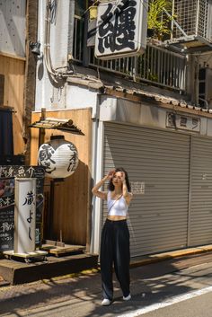 Tokyo Ootd Summer, Aesthetic Japan Outfit, Japan Aesthetic Outfit Summer, Japan In Summer Outfit, Japanese Casual Outfits Female, Summer In Tokyo Outfit, Japan Style Fashion Summer, Tokyo Summer Style, Summer Tokyo Outfit