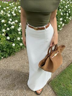 Long Pencil Skirt Outfit Classy, Outfit For Graduation Ceremony Guest, Styling A Maxi Skirt, University Graduation Outfit Classy, Maxi Skirt With Belt, Top And Skirt Outfit, Brunch Fits, Elegant Maxi Skirt, Maxi Skirt Outfit