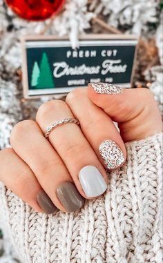 Winter Manicure, Fancy Nails, Chic Nails, Short Acrylic Nails, Nail Arts, Powder Nails, Holiday Nails