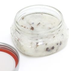 All natural lavender mint sugar scrub made in your kitchen. Beautifully fragrant and a great exfoliant! Perfect for yourself or as a gift. Skin Exfoliator Diy, Mint Sugar Scrub, Mint Sugar, Best Body Scrub, Julie Blanner, Homemade Scrub, Sugar Scrub Recipe, Diy Scrub, Exfoliating Scrub