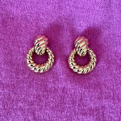 These Classic Gold Tone Ciner Door Knocker Earrings Are Reminiscent Of 1980’s Fashion, Chunky And Bold. Door Knocker Design Is Ribbed Base And Hoop, 2” Drop And 1 3/8” Width. Designer “Ciner” Stamp On Back Of Clip As Well As Inside Of Hoop. Excellent Condition, Like Brand New And Never Worn. *Remember To Bundle And Save On Shipping! Ciner Jewelry, Door Knocker Earrings, 1980’s Fashion, Vintage Door, Door Knocker, Door Knockers, Classic Gold, Earrings Color, Clip On