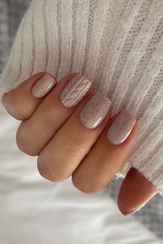 Christmas Sweater Nails, Beige Nails Design, Cute Short Nails, Squoval Nails, Christmas Gel Nails, Beige Nails