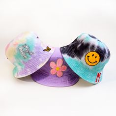 Give your own personal touch to our colorful bucket hats. Add your favorite patch! 100% Canvas Feel free to email our team if you have any questions! info@littlechickenkids.com Funny Bucket Hats, Custom Bucket Hats, White Bucket Hat, Custom Denim Jacket, Bucket Hat Women, Tie Dye Denim, Girl Accessories, Custom Denim, Tie Dye Colors