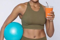 These delicious smoothies for a flat stomach reduce bloating, aid digestion, and assist with burning belly fat for a sleek and sexy tummy. Belly Fat Loss Drinks, The Smoothie Diet 21 Day, Smoothie Diet 21 Day, Ikaria Juice, Delicious Smoothies, Cleanse Detox, Bloated Belly, The Smoothie Diet, Fat Loss Drinks