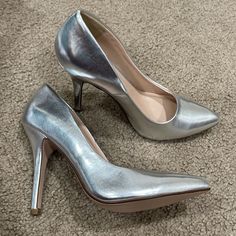 Smoke And Pet Free Home. Never Worn Spring Metallic Heels With 4-inch Heel, Metallic Pointed Toe Heels For Spring, Spring Silver Court Shoes With 4-inch Heel, Silver Court Shoes With 4-inch Heel For Spring, Silver Heels, Shoes Women Heels, Shoes Heels, Size 7, Women Shoes