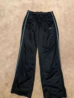 These Nike sweatpants are in excellent condition. They are a size small and have pockets. Smoke free home. Sweats Outfit Men, Black Sweatpants Men, Black Sweatpants Outfit, Twilight Dr, Pjo Dr, Marauders Dr, Men Sweatpants, Mcu Dr, Hogwarts Dr