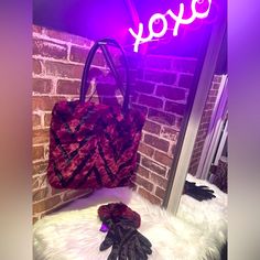 New/Unused Matching Faux Fur Deep Burgundy Bag And Glove Set Trendy Red Bags For Winter, Red Rectangular Bags For Winter, Bags Y2k, Fur Tote Bag, Burgundy Bag, Clear Handbags, Neoprene Tote, Faux Leather Handbag, Blue Tote