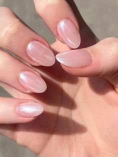 Short Oval Pearl Nails, Soft Blush Nails, Pearly Pink Almond Nails, Light Shimmer Pink Nails, Nails For Hoco Pink Dress, Light Pink Nails Pearl, Subtle Pink Chrome Nails, Uv Gel Full Set Nails, Simple Nails Wedding Guest