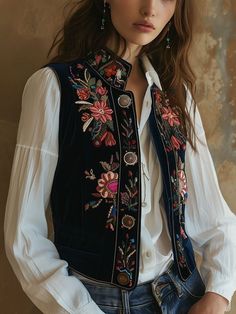 Embroidered Waistcoat Women, Vintage Western Clothes, Embroider Jacket, Vintage Floral Embroidery, Embroidery Stand, Waistcoat Woman, Embroidered Vest, Estilo Hippy, Neck Embroidery