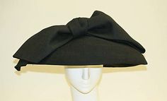 Hat dior Christian Dior Hat, 1947 Dior, Dior 1947, Church Lady Hats, Christian Dior Designer, Dior Hat, Fashion 1940s, Dior Dress, Fairytale Fashion