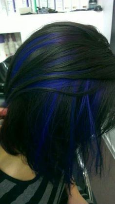 Or blue???? My goodness...I love this. But I guess I could go black with deep purple in it. :D Exotic Hair, Peekaboo Highlights, Bob Hair Color, Blue Black Hair, Black Hair With Highlights, Dye Colors, Hair Brained, Bob Hair, Colored Hair