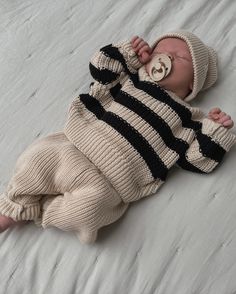 Lazy Sunday Mood☁️☕️ #guapoo #baby #sundaybaby #decemberbaby #newborn December Baby, Sunday Mood, Kids Ootd, Lazy Sunday, Newborn Photo, Baby Fever, Newborn Photos, Photo Ideas, Ootd