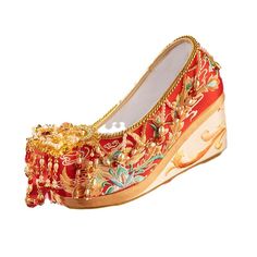 Chinese Wedding Shoes Ancient Style Increase Red Embroidered Shoes Hanfu Shoes 1 Pair 35 Size Chinese Wedding Shoes, Shoe Reference, Hanfu Shoes, Chinese Bride, Traditional Chinese Wedding, Chinese Shoes, Chinese Element, Chinese Hanfu, Embroidered Shoes