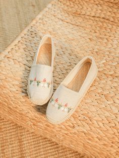 Ease through the day in these linen espadrilles featuring a TRP sole for relax fit and embroidered blossom for a fresh looking. The anti-skid sole offers comfortable traction. 0.78" heel Slip-on 100% linen upper Man-made lining Natural straw mat insole TPR sole Cactus Rose, Beige Espadrilles, Trendy Boots, Reindeer Headband, Color Free, Trendy Accessories, Daily Dress, Dress Jewelry, Accessories Necklace