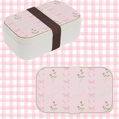 Be the stylish one at lunch with our chic Coquette bento box! This Japanese bento box can also be turned into a personalized box with endless possibilities on personalization! Our pink bento box comes with smart compartments to keep your food separate. The stylish wooden lid can double as a handy plate while the 7.6" x 4.8" size makes it a convenient choice that easily fits into any bag or backpack. It has a coquette aesthetic theme and would make for a very cute snack box or lunch box for women Cute Pink Lunch Box For Gift, Cute White Lunch Box For Gift, Girly Cottagecore, Pink Lunch Box, Chic Coquette, Cottagecore Pink, Lunch Boxes For Women, Aesthetic Japanese, Japanese Bento Box