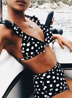 Pinterest | @mbg2019 | ☼ ☾ Bikinis Retro, Ruffle Bathing Suit, Mode Shoes, Miroslava Duma, Bandeau Tops, Push Up Swimsuit, Kendall Jenner Outfits, I N, Ruffle Swimsuit