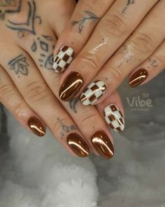 #boho #nails #acrylic #nailart #nailsofinstagram #naildesign #nailsoftheday #indie Design With Chrome Nails, Silver Checkered Nails, Spring Brown Nails, Winter And Fall Nails, Brown Gold Chrome Nails, Chrome Zebra Nails, Chocolate Brown Nails With Chrome, Checkered Chrome Nails, Super Cute Nail Designs