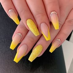 Jel Nails, Yellow Nail Art, Yellow Nails Design, Nails With Glitter, Coffin Nails Designs, Best Acrylic Nails