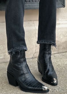 Boots And Jeans, Shop Boots Online, Shoes Aesthetic, Black Alligator, Dr Shoes, Looks Country, Kardashian Kollection, Pastel Outfit, Outfit Vintage