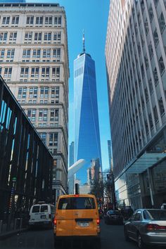 Photo taken by me! Same background I used for my NYC phone layout. Tower Wallpaper, Ios14 Aesthetic, Freedom Tower, Aesthetic City, Nyc Aesthetic, Phone Layout, Aesthetic Blue, Ideas Photography, Aesthetic Iphone