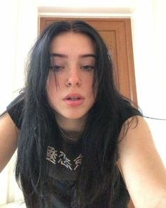 Chloe Hodgson, Masc Girl, Girls With Black Hair, Hair Streaks, Alternative Makeup, Stuck Up, Model Aesthetic, Aesthetic People, Tumblr Boys