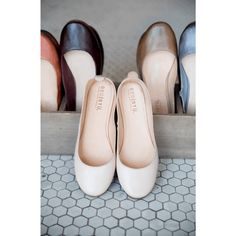 Cream Ballet Flats, Strap Sandals Flat, Oxford Shoes Brown, Brown Oxford Shoes, Red Loafers, Comfy Flats, Leather Loafer Shoes, Simple Leather, Leather Cuts