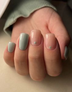 Nails Dip Ideas, Agave Nails, Nail Minimal Simple, Minimal Short Nails, Easy Nail Ideas For Short Nails, Gelish Nails Summer, Short Minimalist Nail Designs, Short Nail Looks, Minimal Nails Art