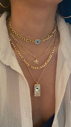 Insta Aesthetics, Ad Ideas, Figaro Necklace, Pretty Jewelry Necklaces, Classic Vibe, Figaro Chain Necklace, Earthy Outfits