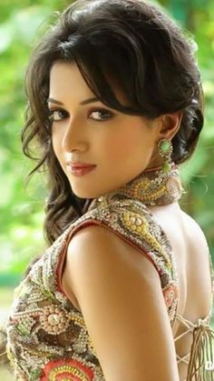 Catherine Tresa, South Actress, Brunettes, Desi Beauty, Beauty Face, Beautiful Eyes, Pretty Face, Dark Hair