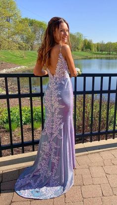 Open Back Evening Gown, Dress Applique, Fantasy Shop, Spaghetti Strap Prom Dress, Dresses Chiffon, Prom Dress Inspiration, Cute Prom Dresses, Pretty Prom Dresses, Grad Dresses