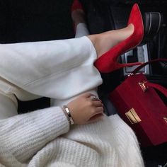 Elegant Outfit Classy, Red Pumps, 2018 Fashion, Aesthetic Women, Classy And Fabulous, Fashion 2018, Red Suede, Red Aesthetic, Elegant Outfit