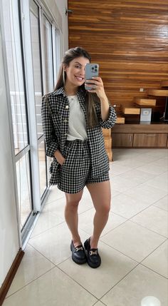 Short Women Outfits, Platform Shoes Outfit, Job Clothes, Office Casual Outfit, Casual Work Outfits, Blazer Fashion, Curvy Outfits, Basic Outfits