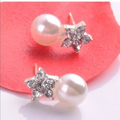 Beauty Fashion Elegant Rhinestone/Pearl Earring, Stud Earrings, Wedding Jewelry. Party Pearl Earrings With Sparkling Stones, Pearl Earrings With Sparkling Stones For Parties, Round Crystal Pearl Earrings For Party, Earring Stud, Pearl Earring, Fashion Elegant, Earrings Wedding, Earrings Stud, Elegant Fashion