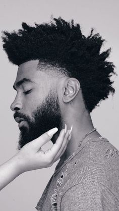 Black Men Haircuts, Pelo Afro, Black Men Hairstyles, Men Haircut Styles, Mens Haircuts Fade, Corte De Cabelo Masculino