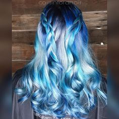 This blue and silver color melt leaves us breathless! Multiple shades of blue hair color and silver hair color by Caitlin Ford hotonbeauty.com colormelt braid Silver Blue Hair, Hair Color Pictures, Dyed Hair Pastel, Hair Color Blue, Ombre Hair Color, Pastel Hair